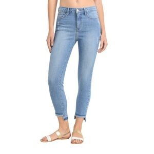 Elan | Light Wash Frayed Hem Distressed Jeans JES2093 | Size Medium